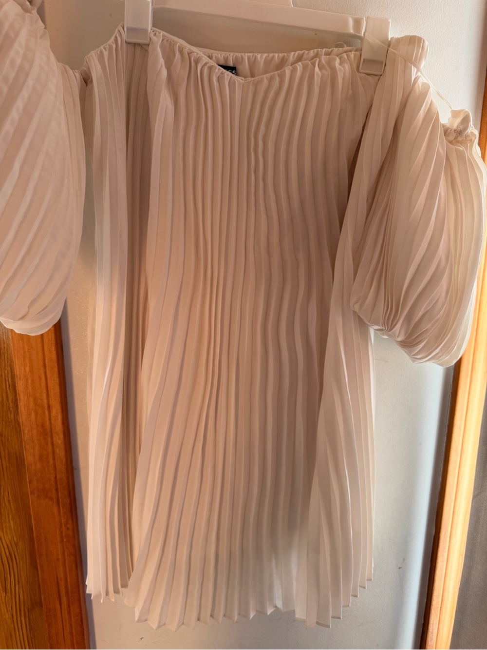 Express Pleated White Flowy Dress Size Large